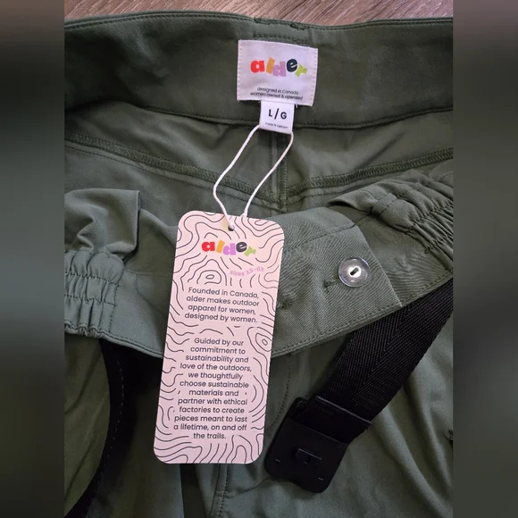 New with Tags Designed in Canada High-Rise Cargo Hiking Shorts by Alder Apparel - Picture 14 of 16